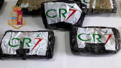 Polícia apreende 14 quilos de cocaína em Nápoles com a inscrição ‘CR7’