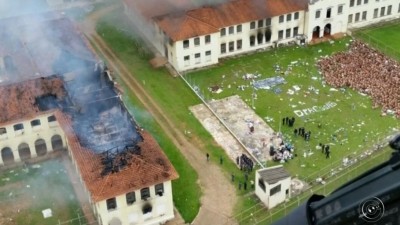 Polícia brasileira tenta recapturar 79 presos que fugiram de cadeia