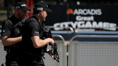 Polícia britânica detém 13º suspeito de ligações a ataque suicida em Manchester