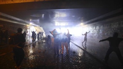 Polícia de Hamburgo informa que confrontos provocam ferimentos em 200 agentes