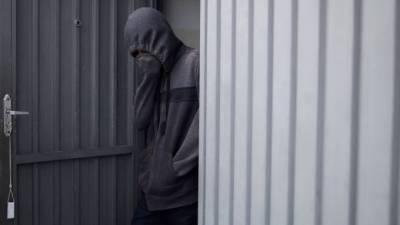 Polícia detém adolescente suspeito de ajudar a planear massacre em escola no Brasil
