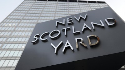 Polícia detém três jovens em Londres por suspeitas de actos terroristas