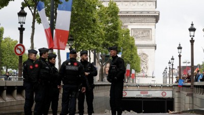 Polícia francesa deteve 141 pessoas na sequência dos confrontos