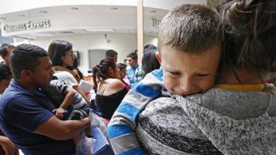 Políticas de imigração dos EUA separam milhares de famílias e causam grandes danos
