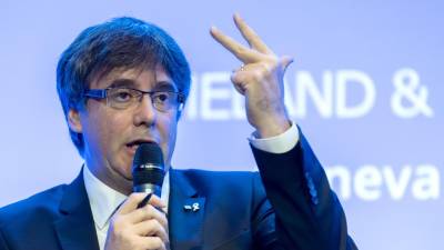 Políticos divididos sobre solução um ano após independência efémera da Catalunha