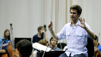 Português Dinis Sousa nomeado maestro assistente do britânico John Eliot Gardiner