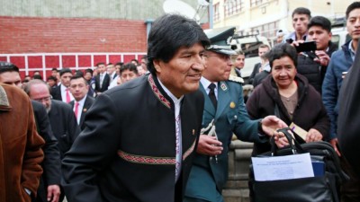 Presidente da Bolívia ironiza sobre vitória de Donald Trump