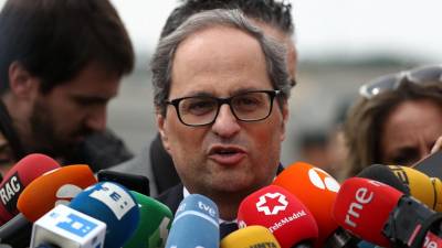Presidente da Catalunha adia posse do governo regional devido a bloqueio de Madrid