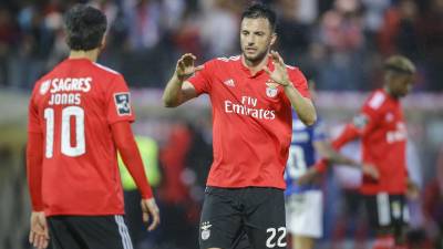 Presidente do Benfica diz que renovação de Samaris será decidida “na altura própria”
