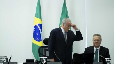 Presidente do Brasil cancela agenda e pondera discurso à nação após escândalo de suborno