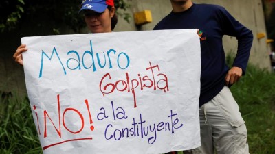 Presidente do parlamento pede aos militares para serem “parte de solução democrática”
