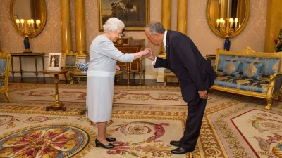 Presidente envia afectuosas felicitações à rainha Isabel II
