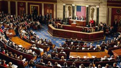 Presidentes dos EUA têm governado “contra” Congresso e Senado