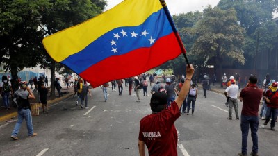 Presos passam fome e apanham tuberculose nas prisões venezuelanas