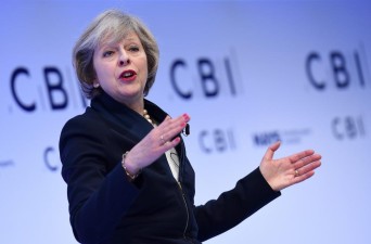 Primeira-ministra britânica quer acordo rápido com UE sobre trabalhadores