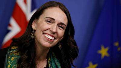 Primeira-ministra da Nova Zelândia diz que país eliminou transmissão da covid-19 mas admite nova vaga