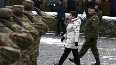 Primeira-ministra polaca dá boas-vidas a tropas americanas da NATO