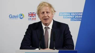 Primeiro-ministro britânico reconhece “injustiça” e necessidade de combater racismo