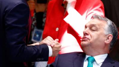 Primeiro-ministro húngaro desmente acordo com Merkel sobre acolhimento de refugiados