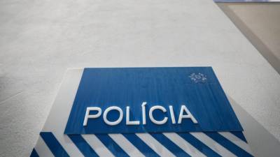 Prisão preventiva para mulher que ateou fogo ao ex-namorado com gasolina em Sintra