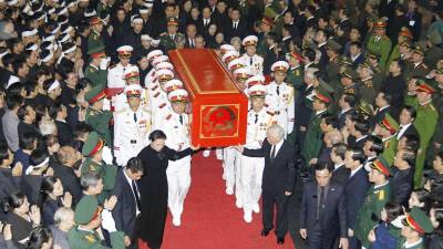 Procissão funerária em Hanói na última homenagem ao Presidente do Vietname