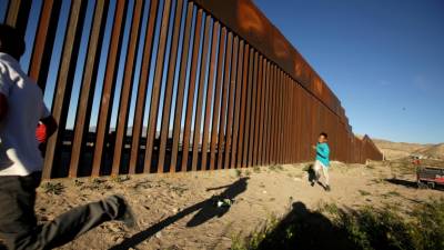 Protótipos do muro fronteiriço de Trump vão ser demolidos em San Diego