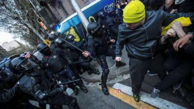 Provocações e confrontos nas ruas de Barcelona