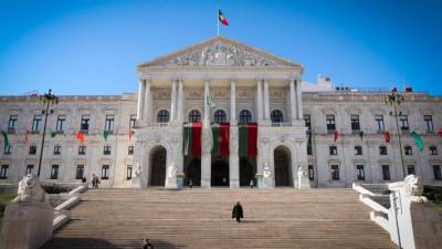 PS, PSD e PCP deixam alertas para a defesa da democracia “todos os dias”
