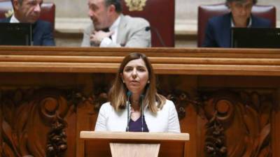 PSD preocupado com “escassez de recursos humanos e desinvestimento” no serviço público de rádio