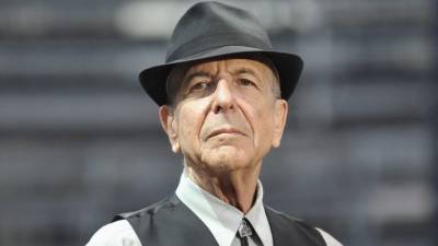 Publicada biografia de Leonard Cohen, o músico nascido de fato completo