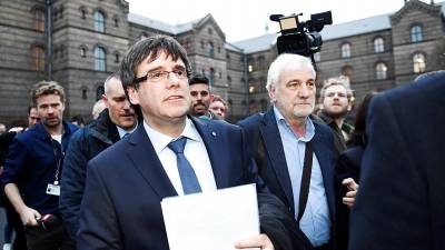 Puigdemont assegura que irá formar Governo apesar das ameaças de Madrid