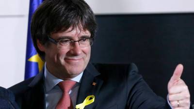 Puigdemont exige a Rajoy que negoceie com “governo legítimo” da região
