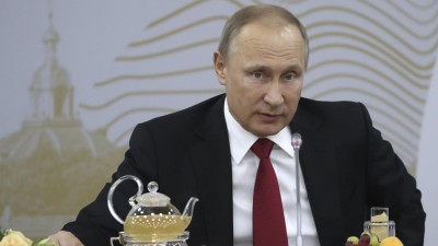 Putin garante que não conhece Michael Flynn, antigo conselheiro de Trump