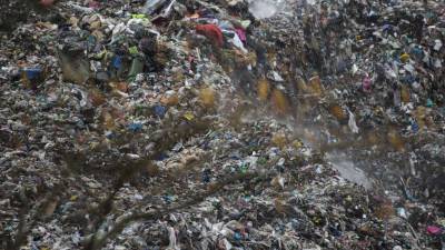 Quase 80 mil toneladas de lixo plástico ocupam no mar área equivalente a três Franças