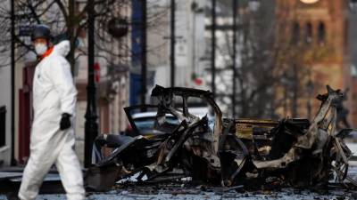 Quatro prisões após explosão de carro-bomba na Irlanda do Norte