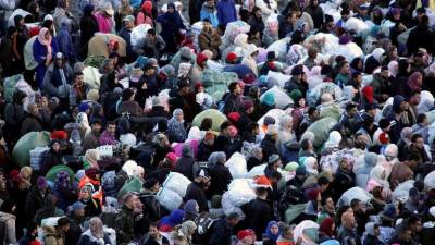Quatrocentos migrantes tentam passar posto fronteiriço em Ceuta