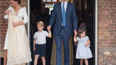 Rainha Isabel II ausente do baptizado do príncipe Louis de Cambridge
