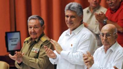 Raul Castro confia no “sucesso absoluto” do novo Presidente de Cuba