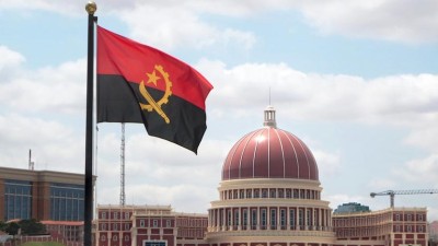 ‘Razia’ de exonerações continua em Angola