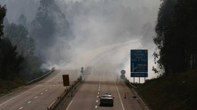 Reabertas estradas cortadas ao trânsito por causa de fogo no concelho da Mealhada