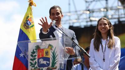 Reconhecimento de Lisboa a Guaidó deixa portugueses entre a esperança e a expectativa