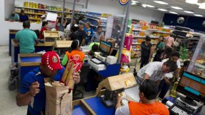 Reconversão económica causa apreensão entre os comerciantes da Venezuela