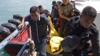 Recuperados restos mortais das vítimas de desastre aéreo na Indonésia