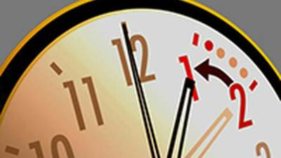 Relógios atrasam uma hora na próxima madrugada
