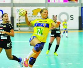 Renata Tavares deixa Madeira SAD
