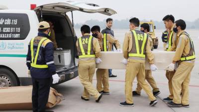 Repatriados restos mortais de vietnamitas encontrados em camião no Reino Unido