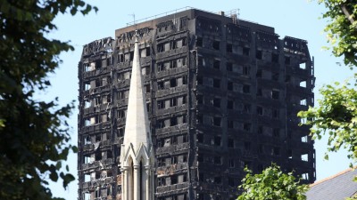 Responsável autárquico demite-se após incêndio na torre Grenfell de Londres