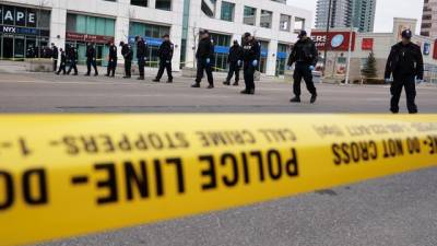 Responsável pelo atropelamento em Toronto com dez acusações de homicídio 1.º grau