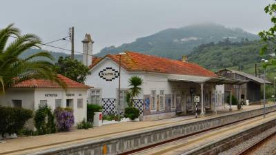 Restaurados painéis de azulejos de estações ferroviárias num investimento de 150 mil euros