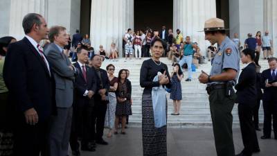 Retirado prémio de direitos humanos a Suu Kyi devido à crise dos rohingya